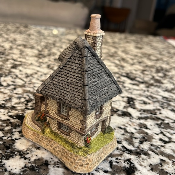 David Winter Cottages Gatekeepers - Picture 3 of 7